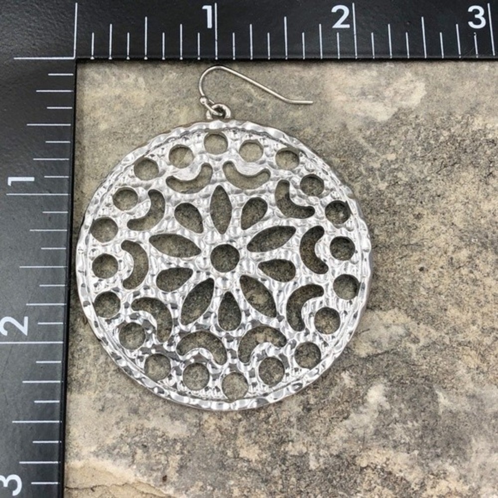 🍀 Filigree Round Disk Silver Earrings - Picture 2 of 2